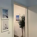 Luxurioeses Apartment,neubau, 4 Personen, Parkplatz, Griechischer Stil Lejlighed
