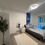 Luxurioeses Apartment,neubau, 4 Personen, Parkplatz, Griechischer Stil Bochum