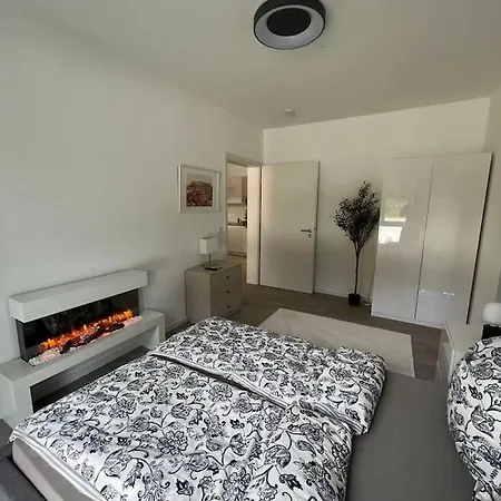 Daire Luxurioeses Apartment,neubau, 4 Personen, Parkplatz, Griechischer Stil