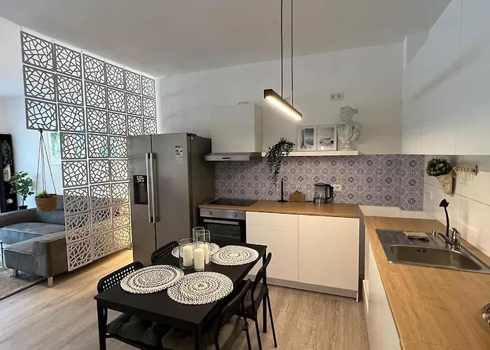 Luxurioeses Apartment,neubau, 4 Personen, Parkplatz, Griechischer Stil Apartament Bochum